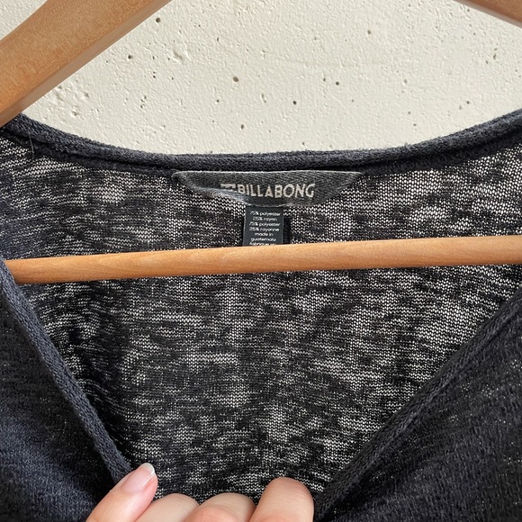 Relaxed Billabong Top - Picture 3 of 3